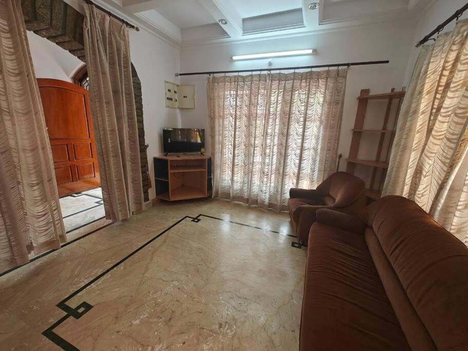 Waterfall Villa - 4Bhk 迈索尔 外观 照片